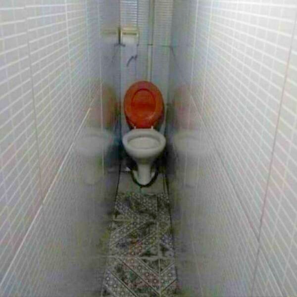 images/gallery/sightgags/TightToilet.jpg