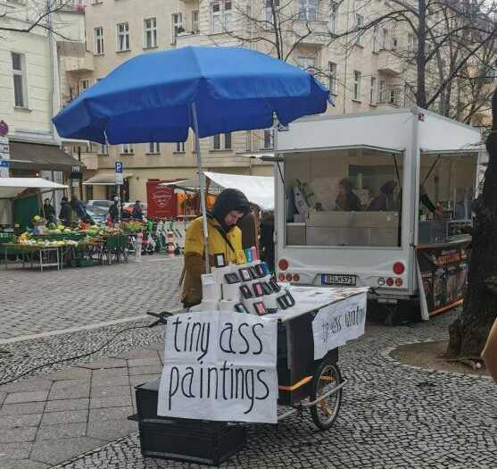 images/gallery/sightgags/TinyAssPaintings.jpg