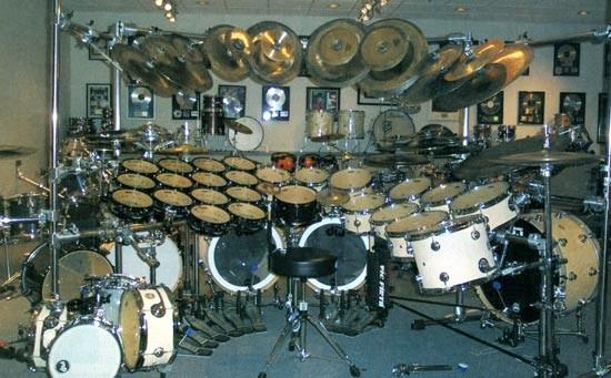 images/gallery/sightgags/TooManyDrums.jpg