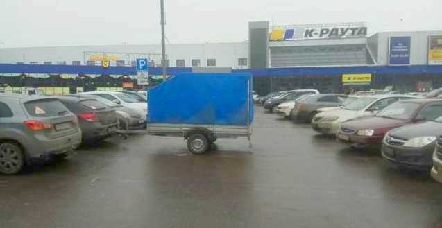 images/gallery/sightgags/TrailerParking.jpg
