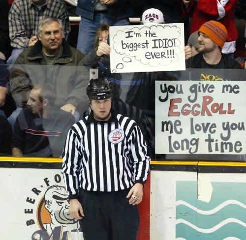 images/gallery/sightgags/TwoGoodSigns.jpg