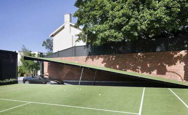 images/gallery/sightgags/UnderTennisGarage.jpg