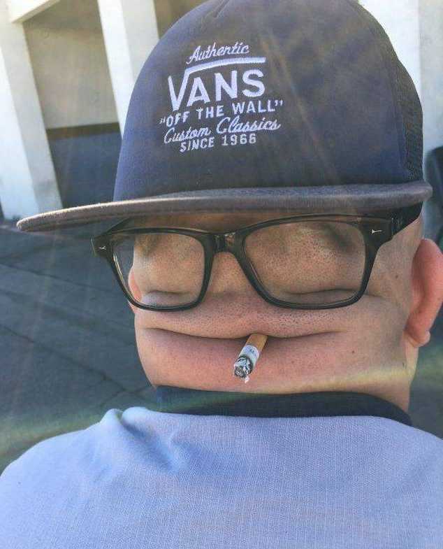 images/gallery/sightgags/VansHead.jpg