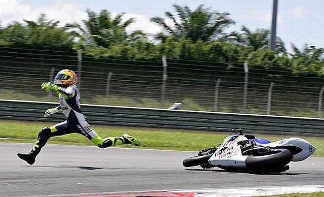 images/gallery/sightgags/WalkAwayMotorcross.jpg