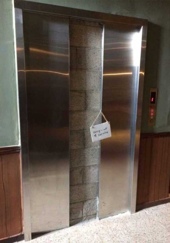 images/gallery/sightgags/WalledElevator.jpg