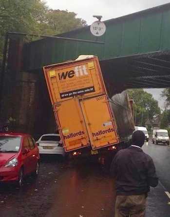 images/gallery/sightgags/WeDontFit.jpg