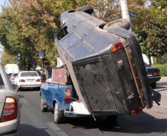 images/gallery/sightgags/WhoNeedsABiggerTruck04.jpg