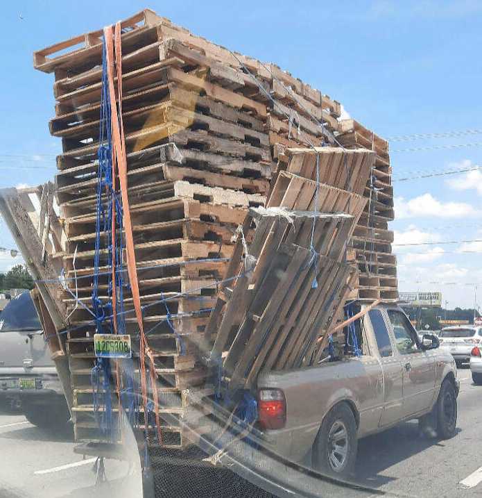 images/gallery/sightgags/WhoNeedsABiggerTruck49.jpg