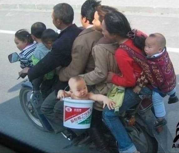images/gallery/sightgags/WhoNeedsABus02.jpg
