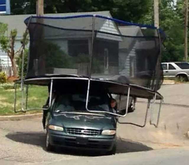 images/gallery/sightgags/WhoNeedsATruck135.jpg