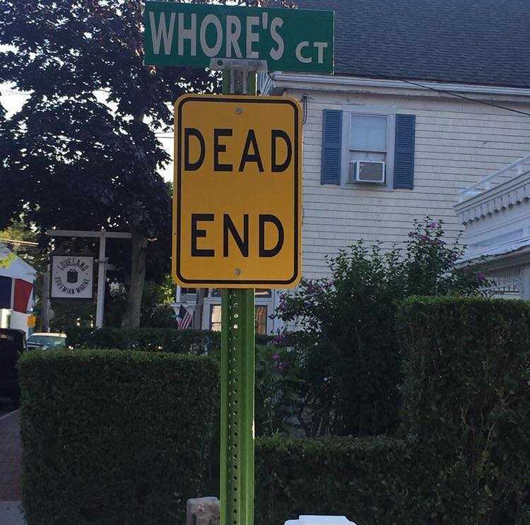 images/gallery/sightgags/WhoresCourt.jpg