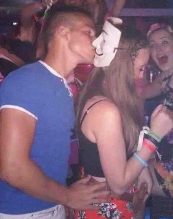 images/gallery/sightgags/WrongSide.jpg