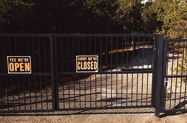 images/gallery/sightgags/YesOpenSorryClosed.jpg