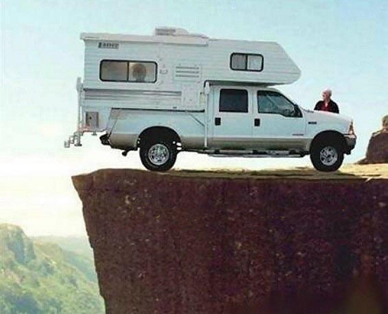 images/gallery/sightgags/YouCanComeOutNowHoney.jpg