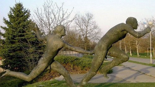 images/gallery/sightgags/NaughtyStatues.jpg